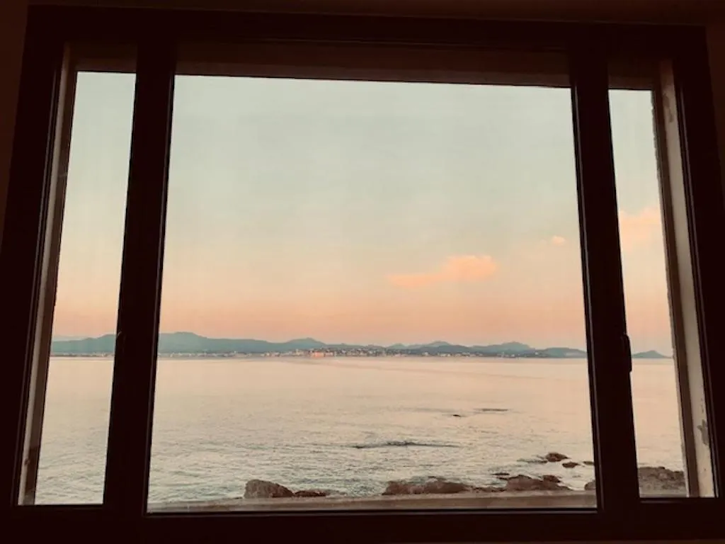 Unique Maison Pieds Dans L'Eau Frejus Apartment
